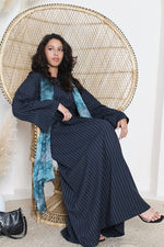 Load image into Gallery viewer, Navy Maysa Closed Abaya
