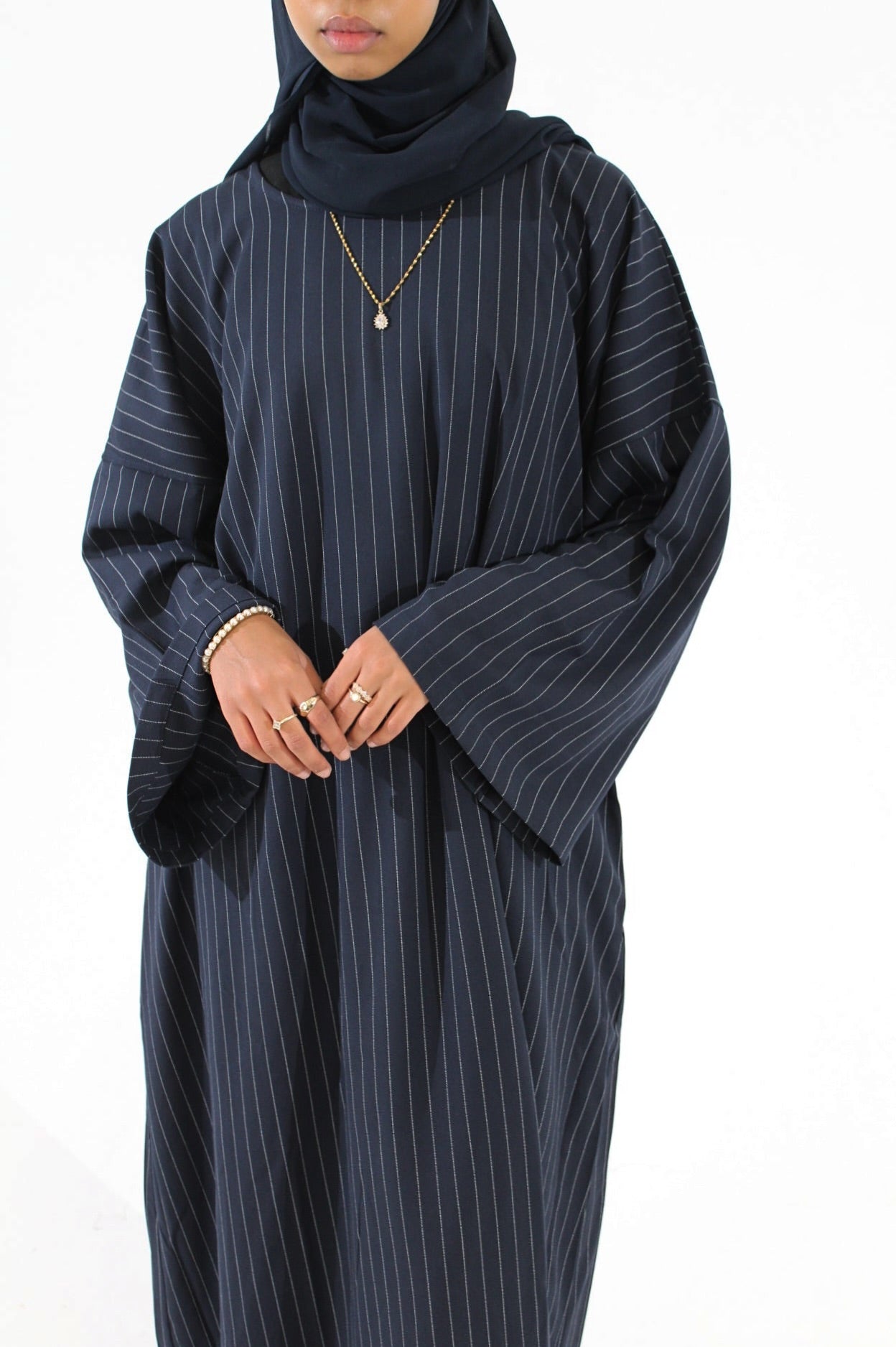 Navy Maysa Closed Abaya