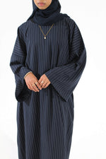 Load image into Gallery viewer, Navy Maysa Closed Abaya
