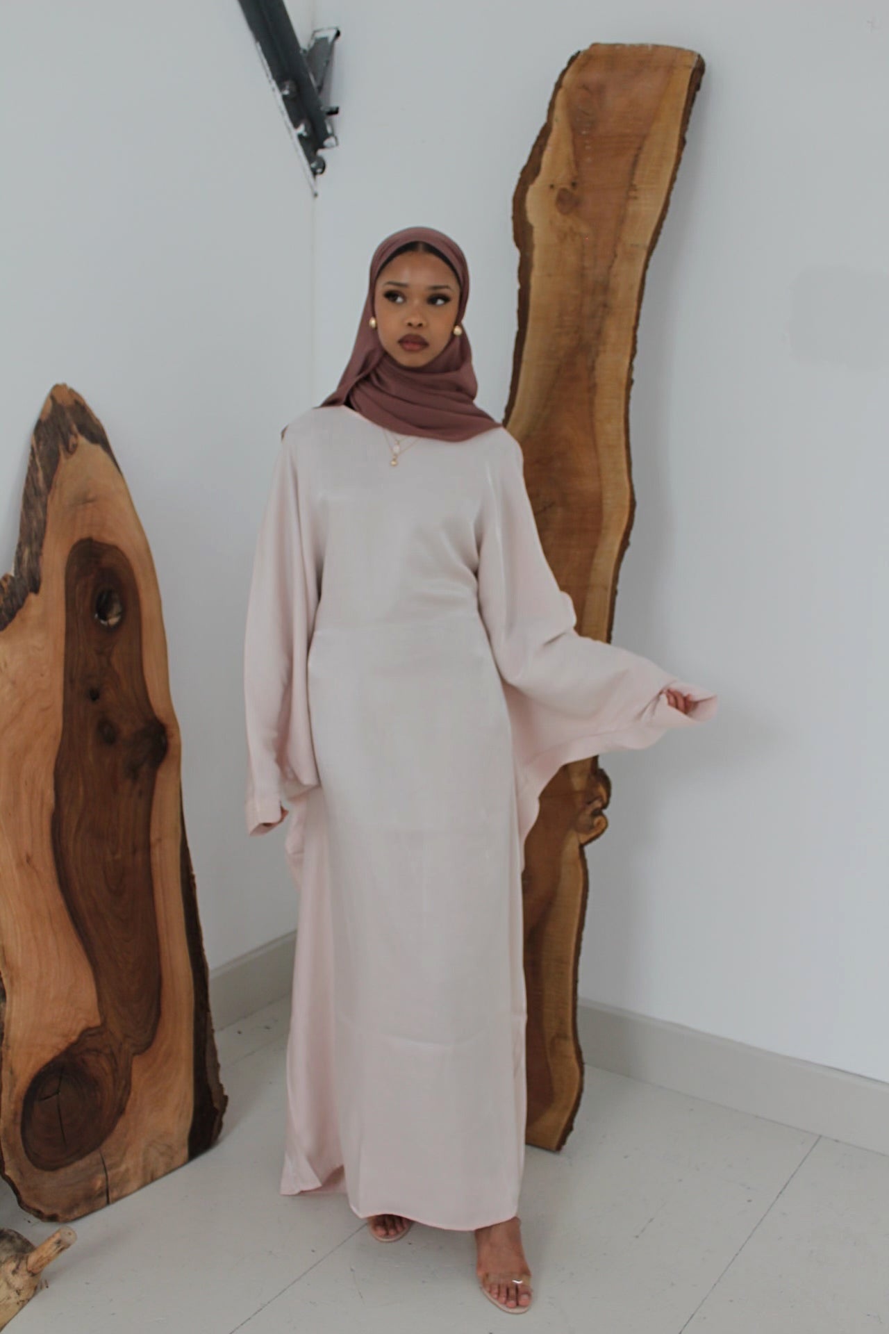 Soft Pink Farasha with Inner Belt