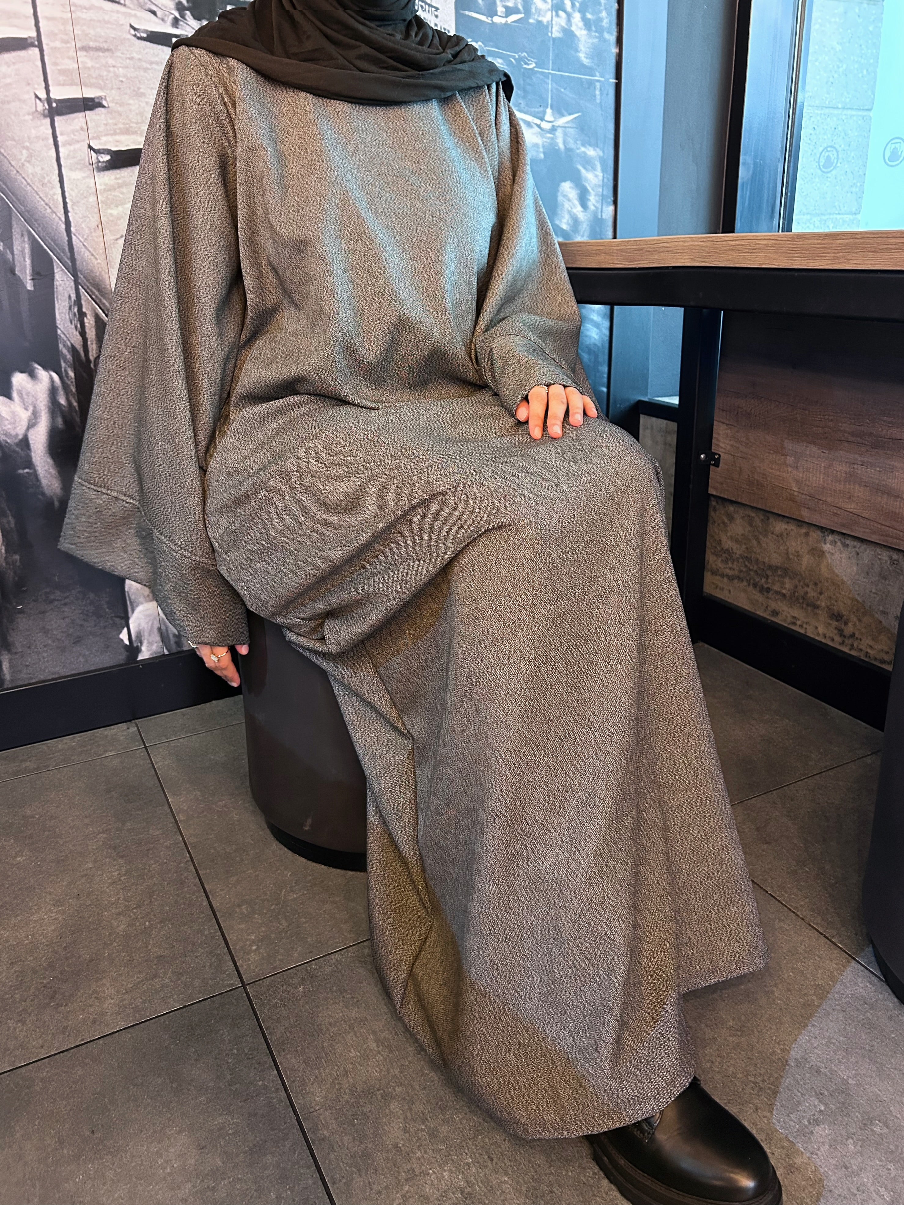 Dark Grey/Black print abaya