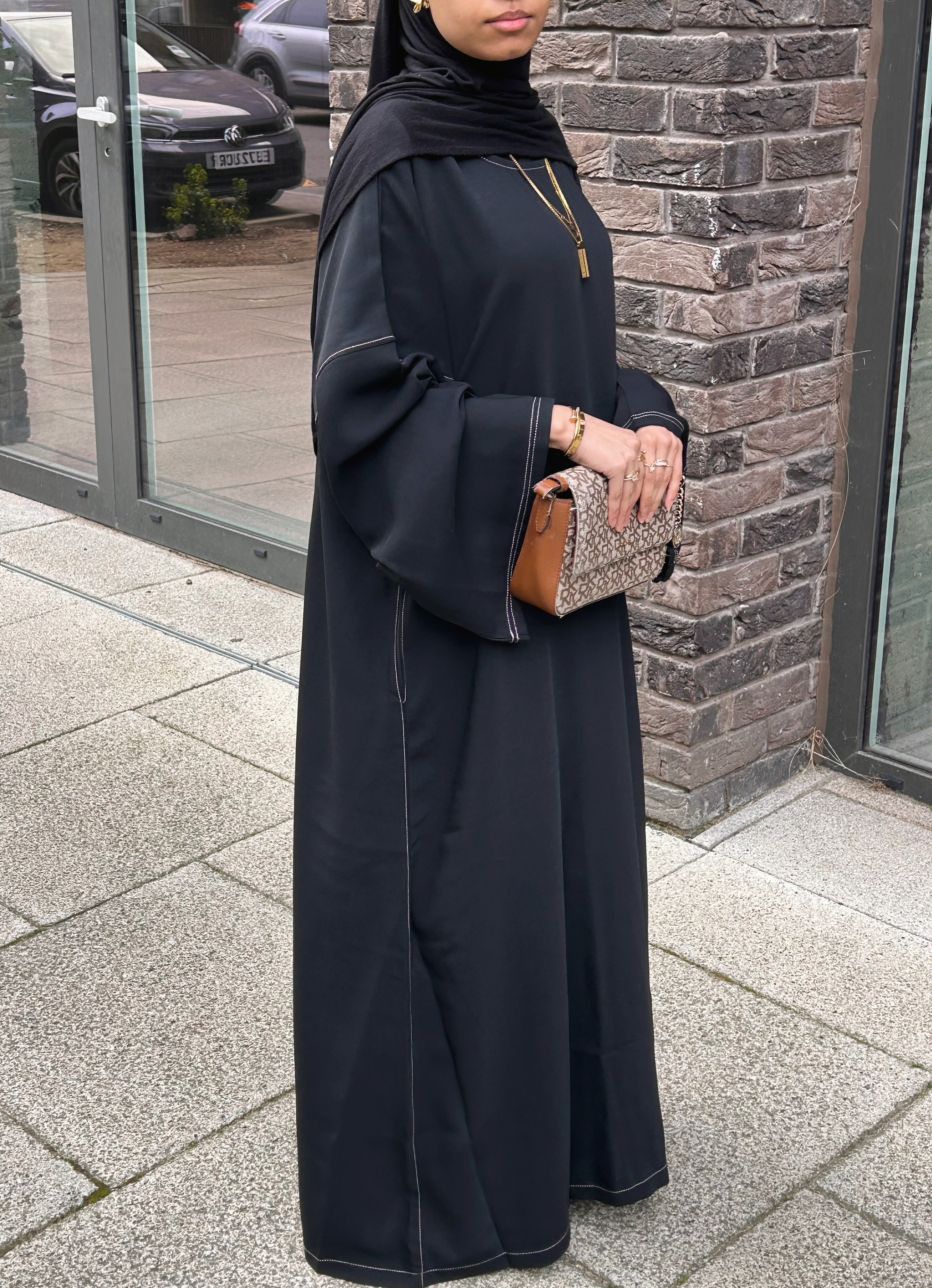 Black Contrast Stitch Closed Abaya