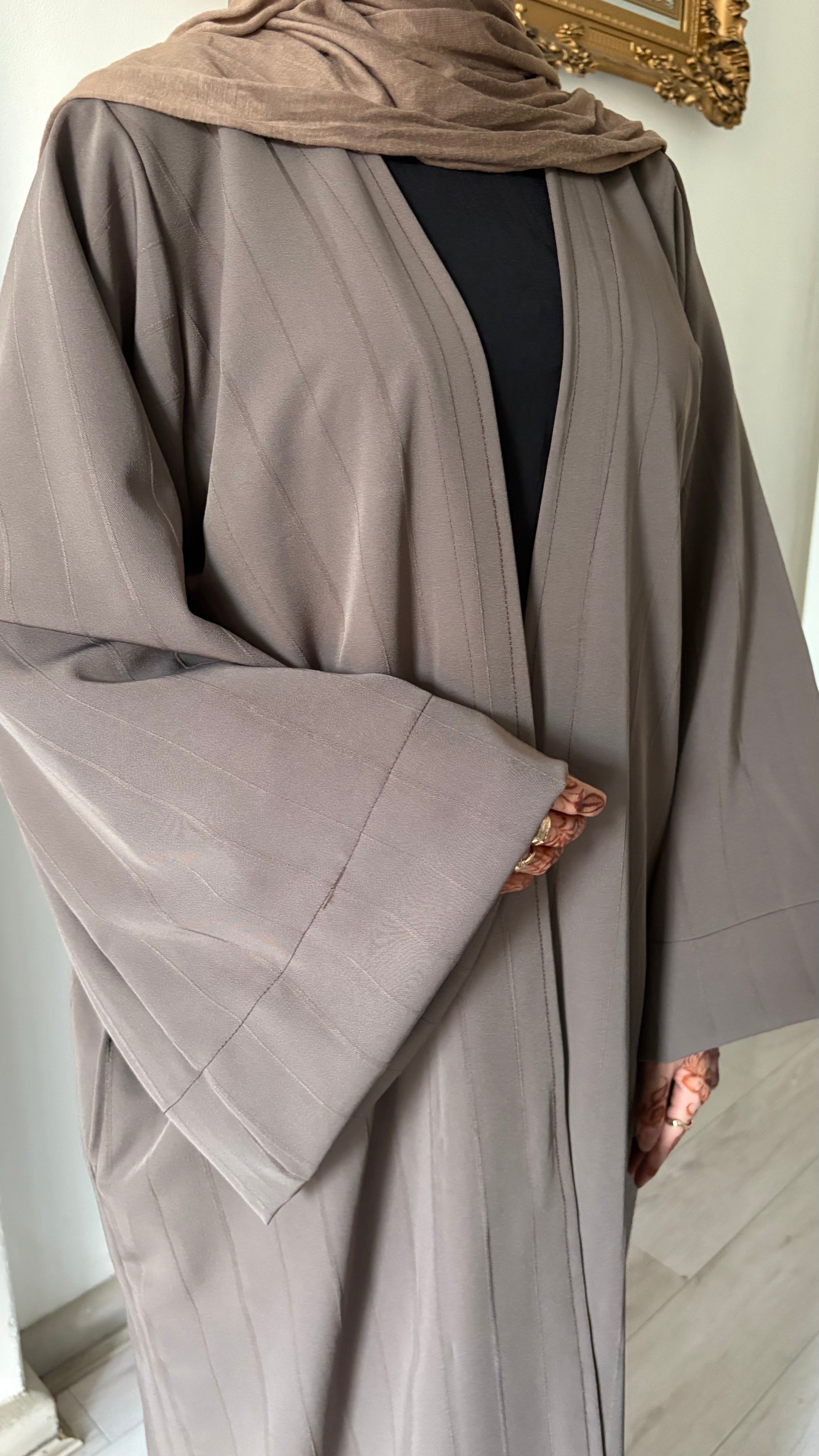Stripe Mocha/Taupe Abaya