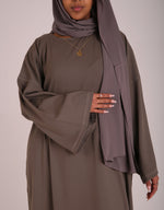 Load image into Gallery viewer, Olive Contrast Stitch Closed Abaya
