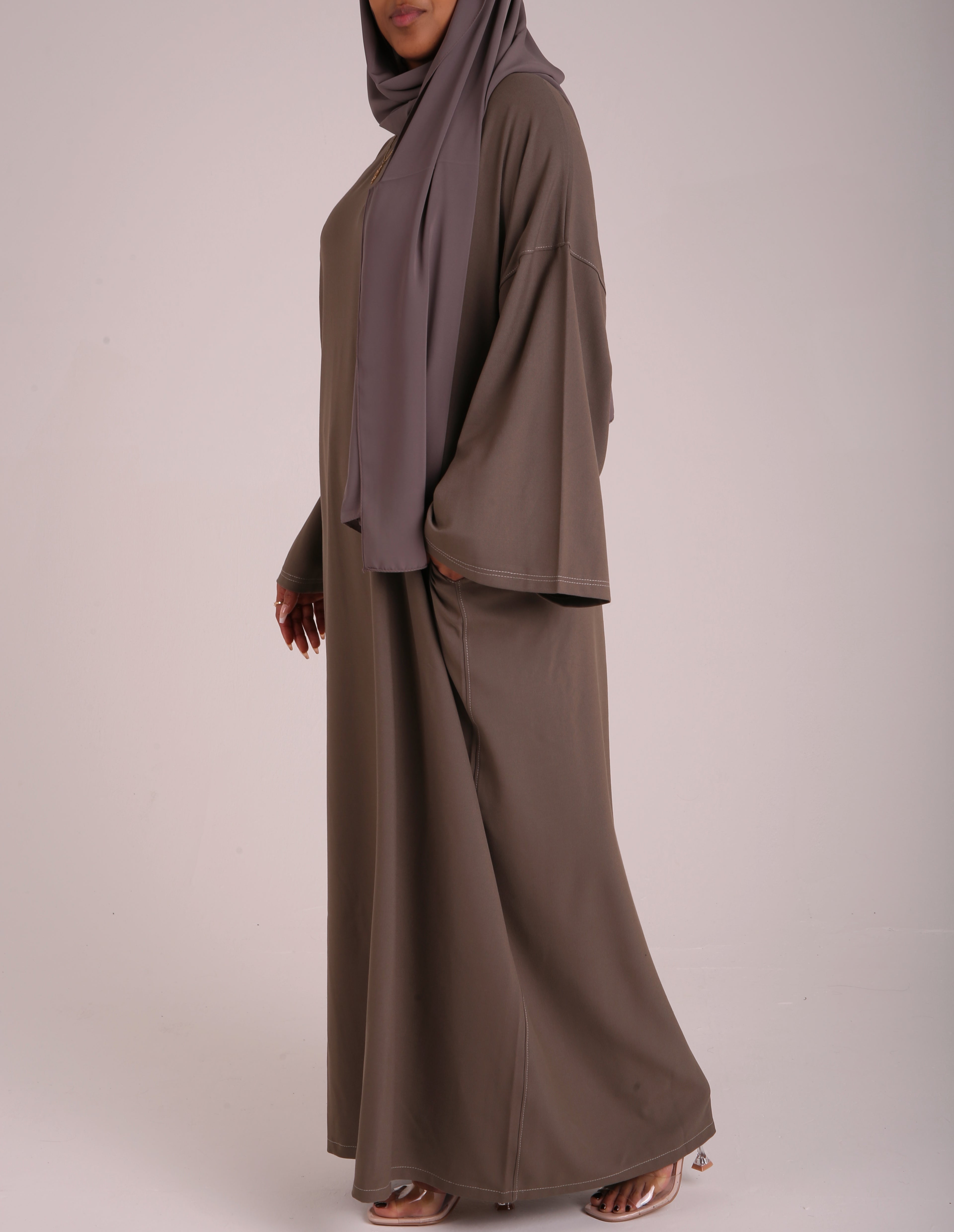 Olive Contrast Stitch Closed Abaya