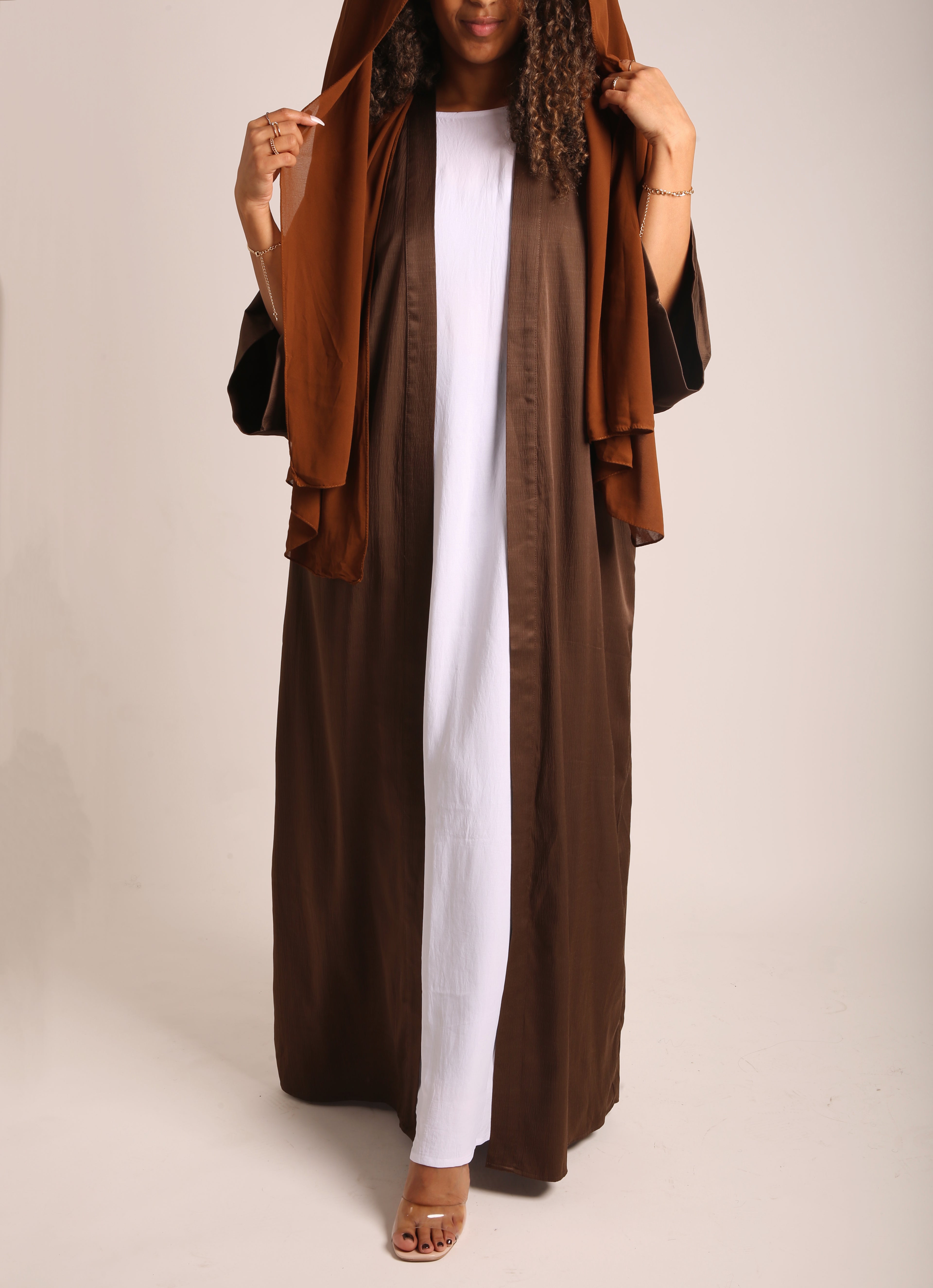 Brown Crinkle Open Abaya – Bayt El Hayat