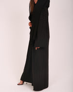 Load image into Gallery viewer, Black Maysa Closed Abaya
